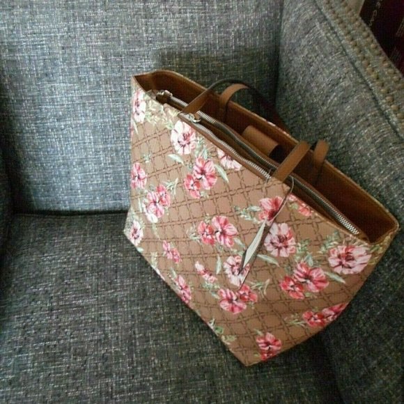 NEW NINE WEST Classic Multi Color Floral Shoulder Tote Handbag Purse - Picture 2 of 4